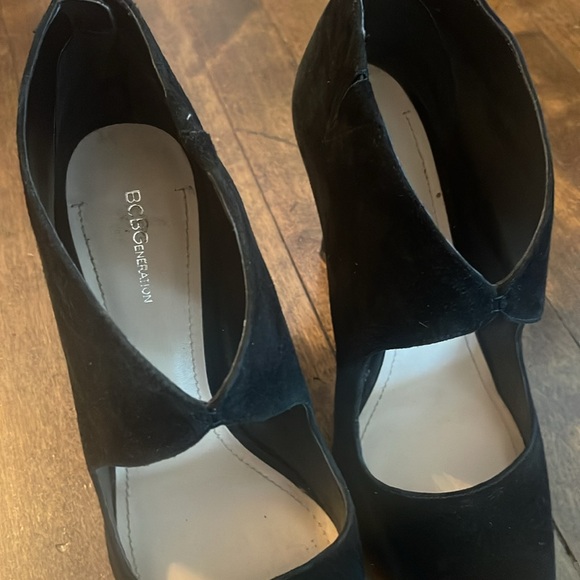 BCBG pumps - Picture 4 of 8